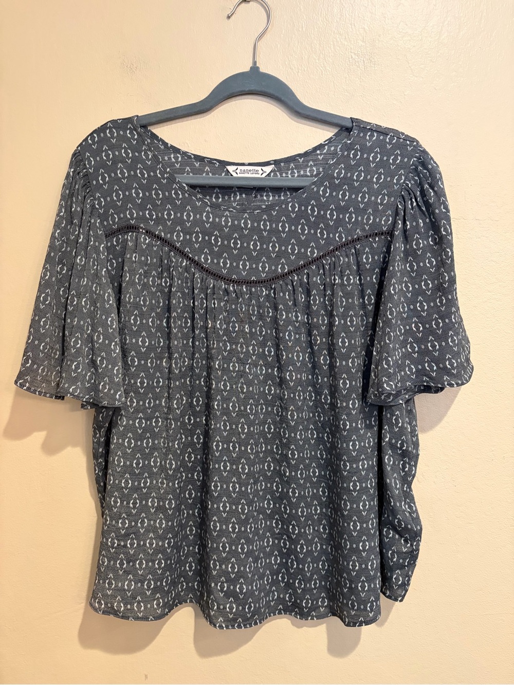 Nanette Lepore Charcoal Gray Blouse w/ Flutter Sleeves & White Dotted Design